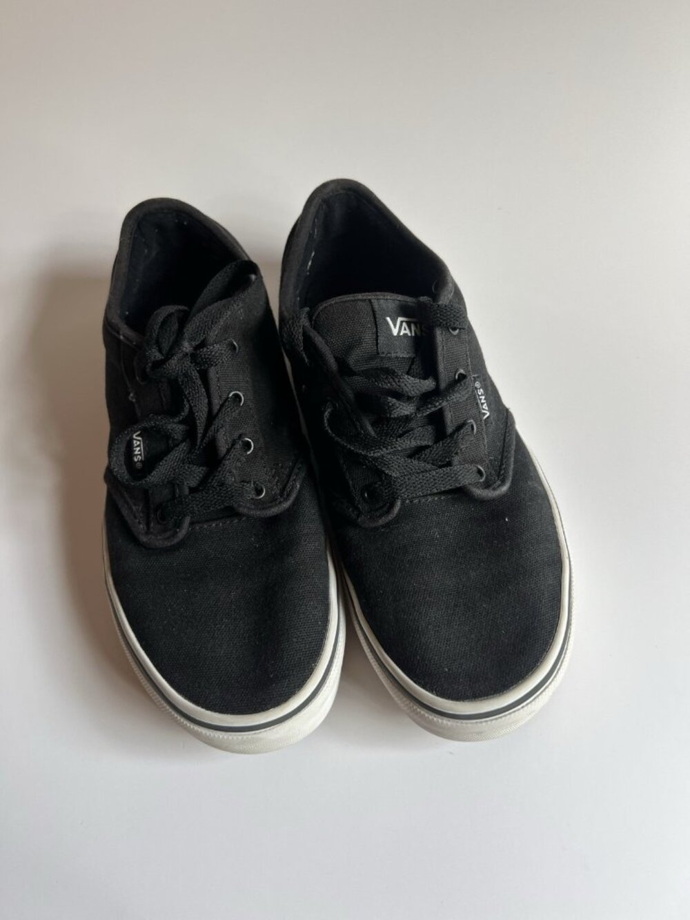Vans Off The Wall Lace-Up Sneakers Black Youth Size 5.5